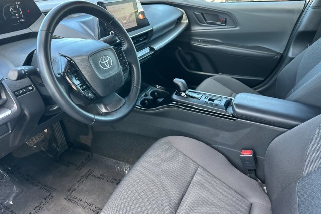 Certified Used 2025  Toyota LE image 12