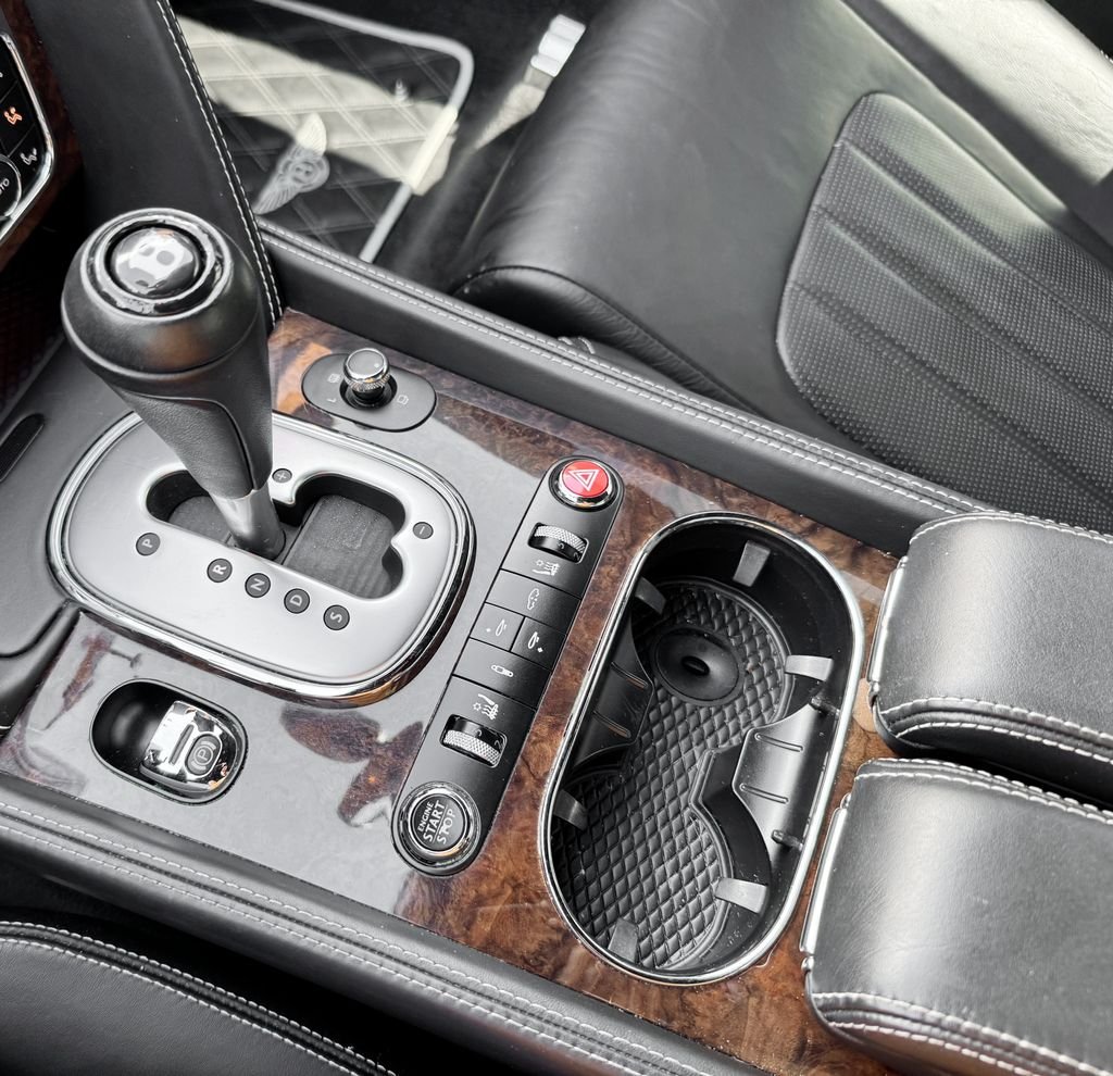 Used 2012 Black Bentley Base image 29