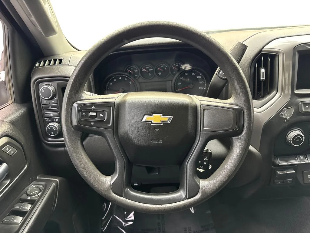 Used 2022 Silver Chevrolet Custom image 55