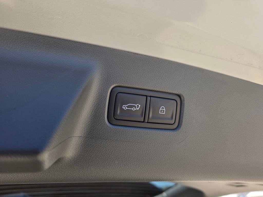 New 2026 Silver Hyundai SE image 10