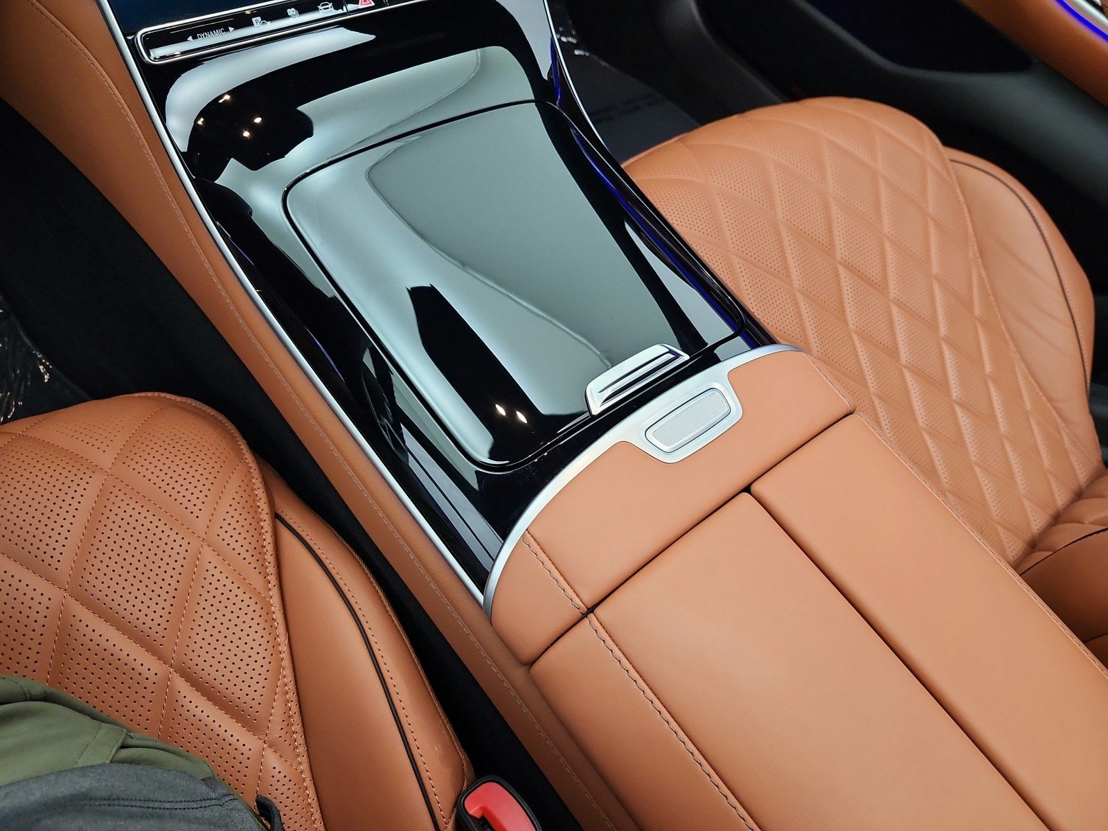 Certified Used 2024 Obsidian Black Metallic Mercedes-Benz S 580e 4MATIC® Sedan image 13