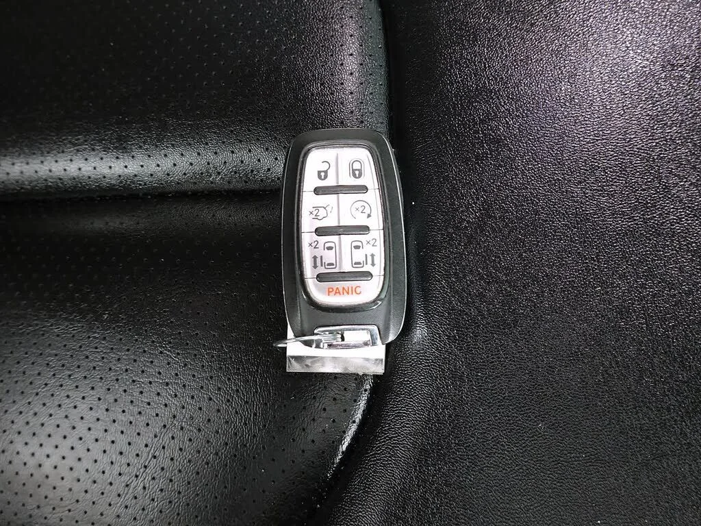 Used 2024 White Chrysler Touring L image 10