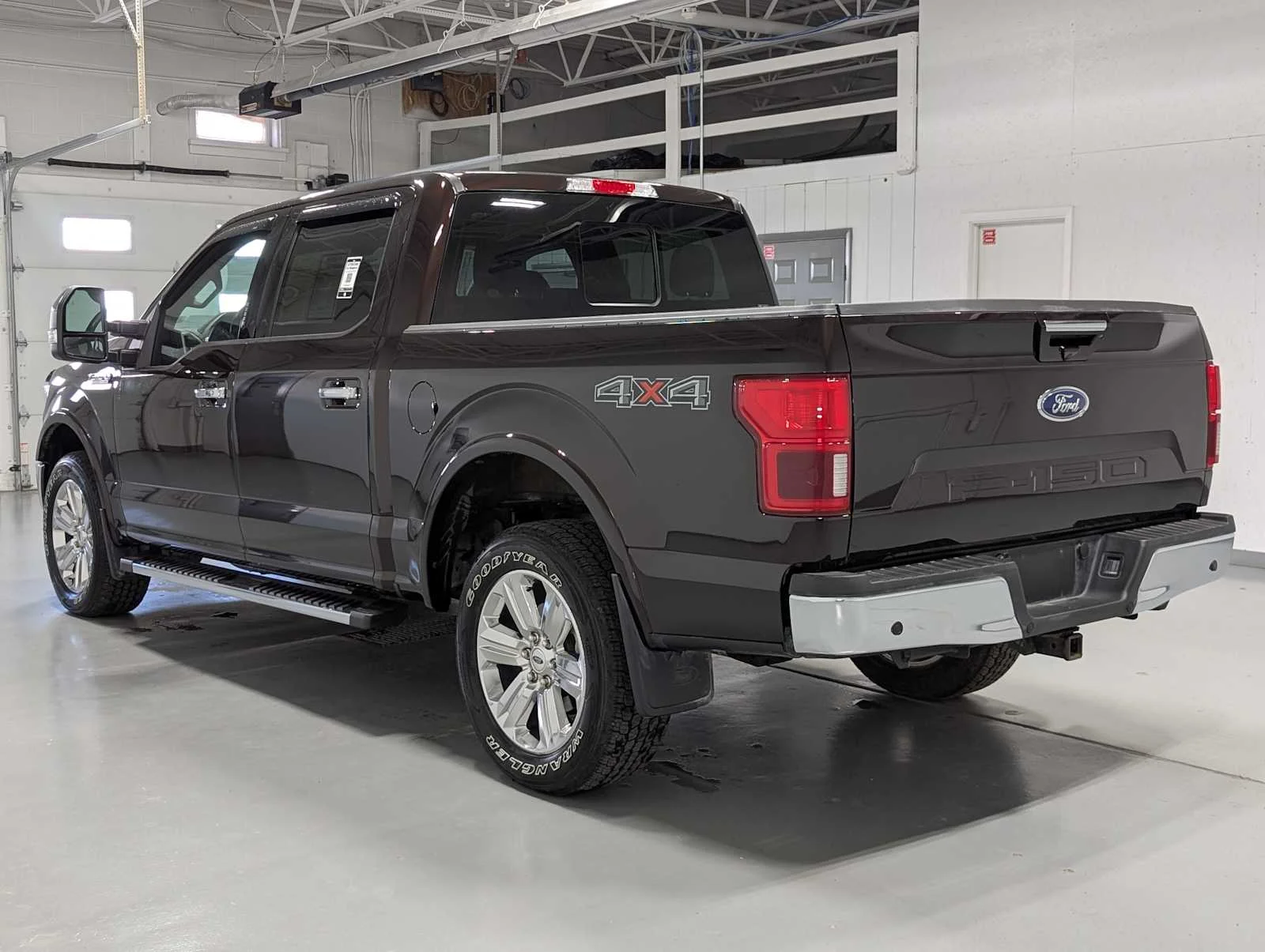 Used 2019 Magma Red Metallic Ford LARIAT image 10