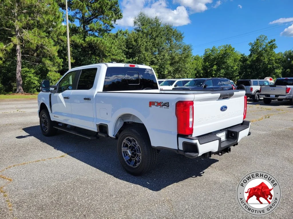 Used 2026 White Ford XL image 3