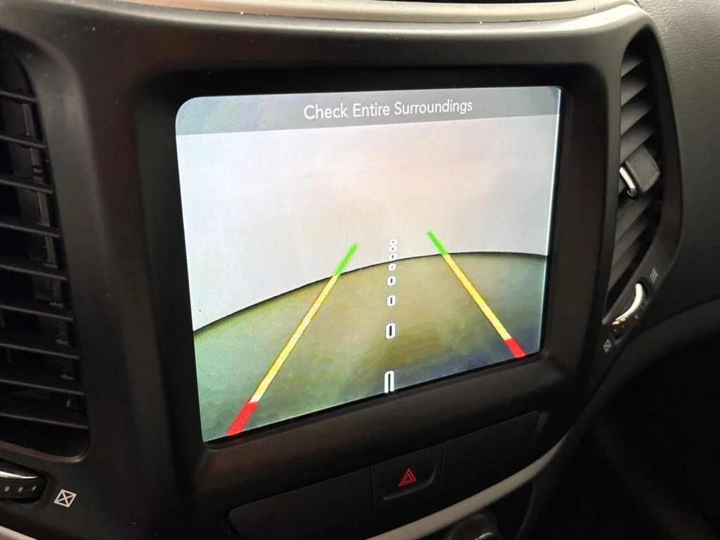 Used 2018 Blue Jeep Latitude Plus image 30