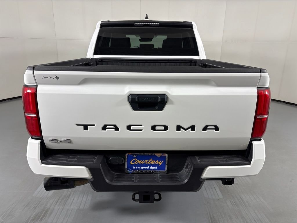 Used 2025 White Toyota SR5 image 7