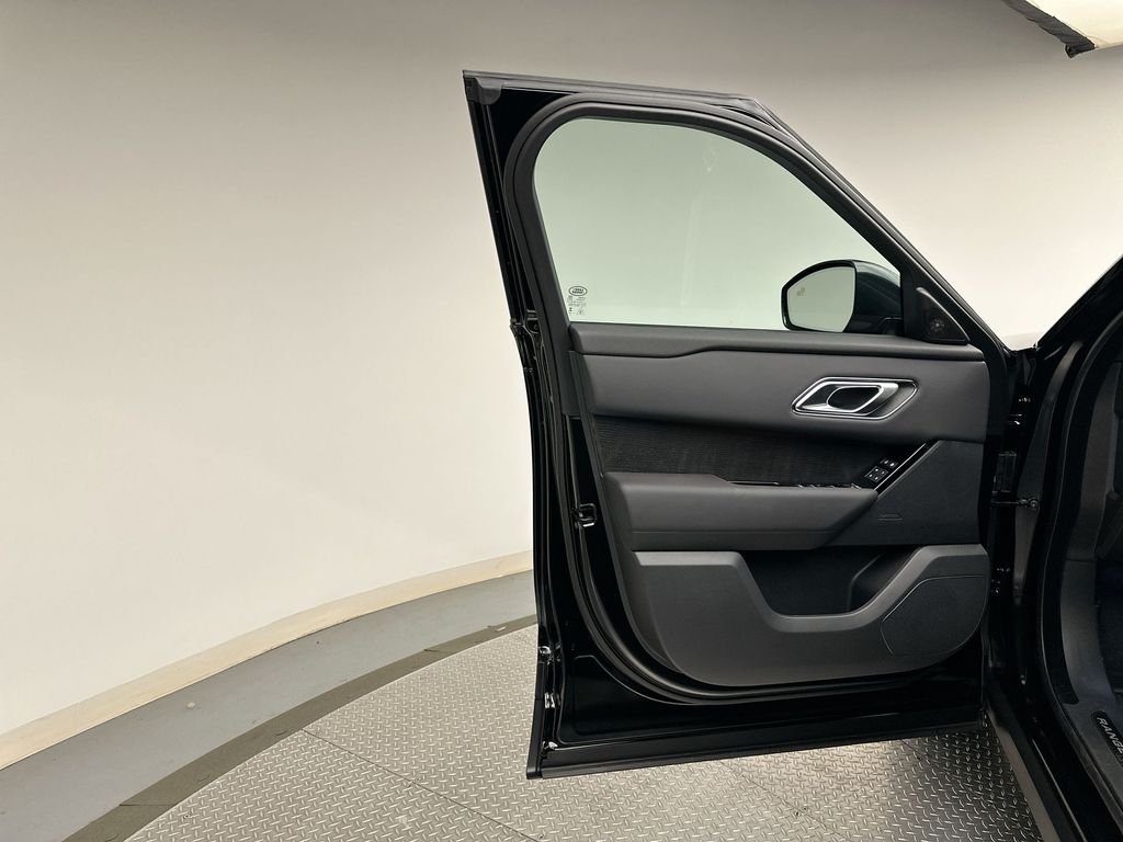 Certified Used 2026 Santorini Black Metallic Land Rover S image 8