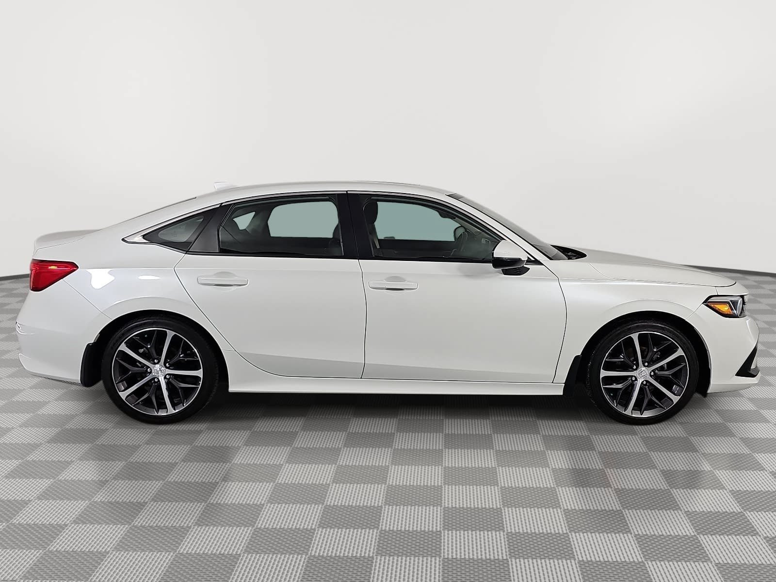 Used 2023 White Honda Touring image 9