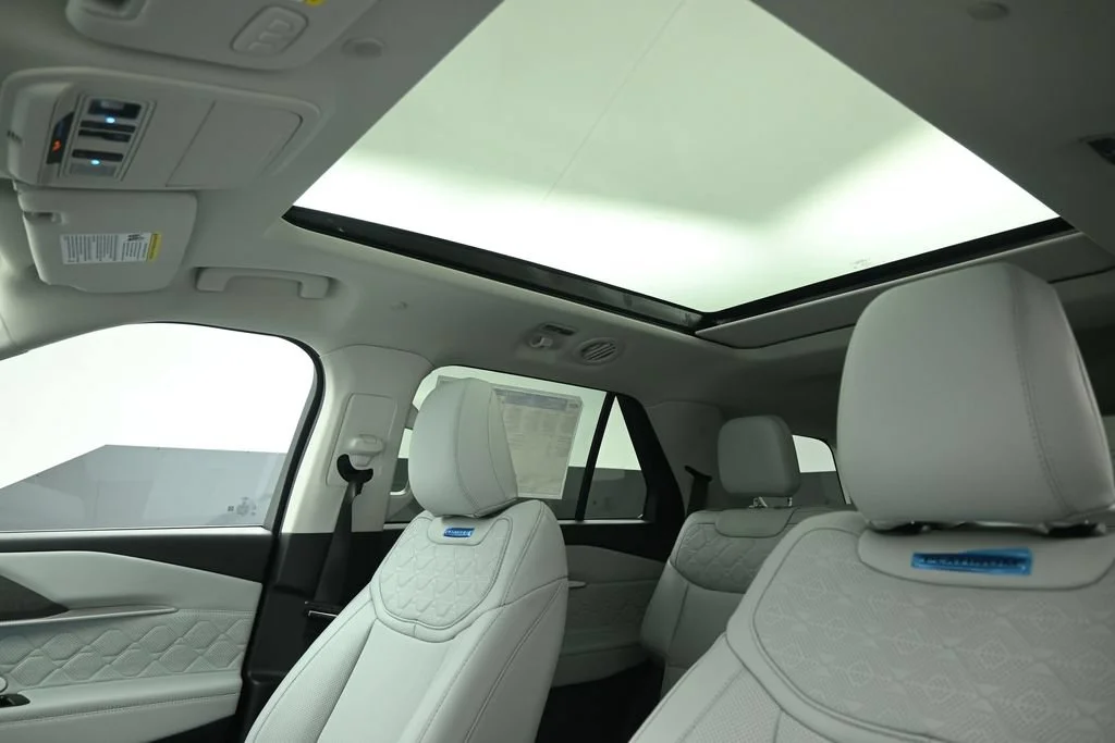 New 2026 White Ford Platinum image 16