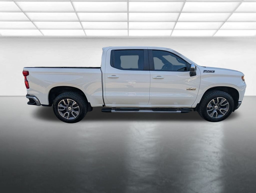 Used 2020 SUMMIT WHITE Chevrolet LT image 27
