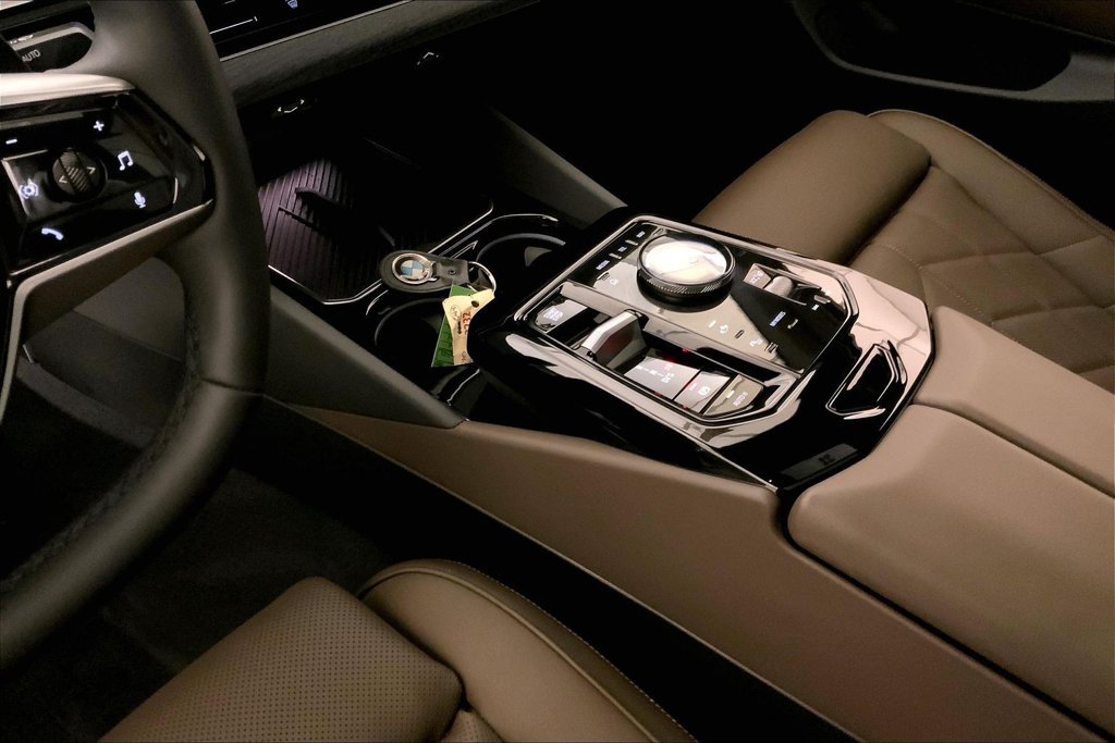 2026 BMW 5 Series 530i - Photo 22