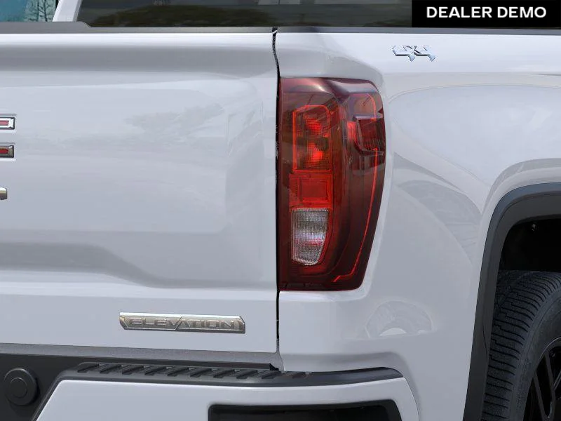 Used 2025  GMC Elevation image 11