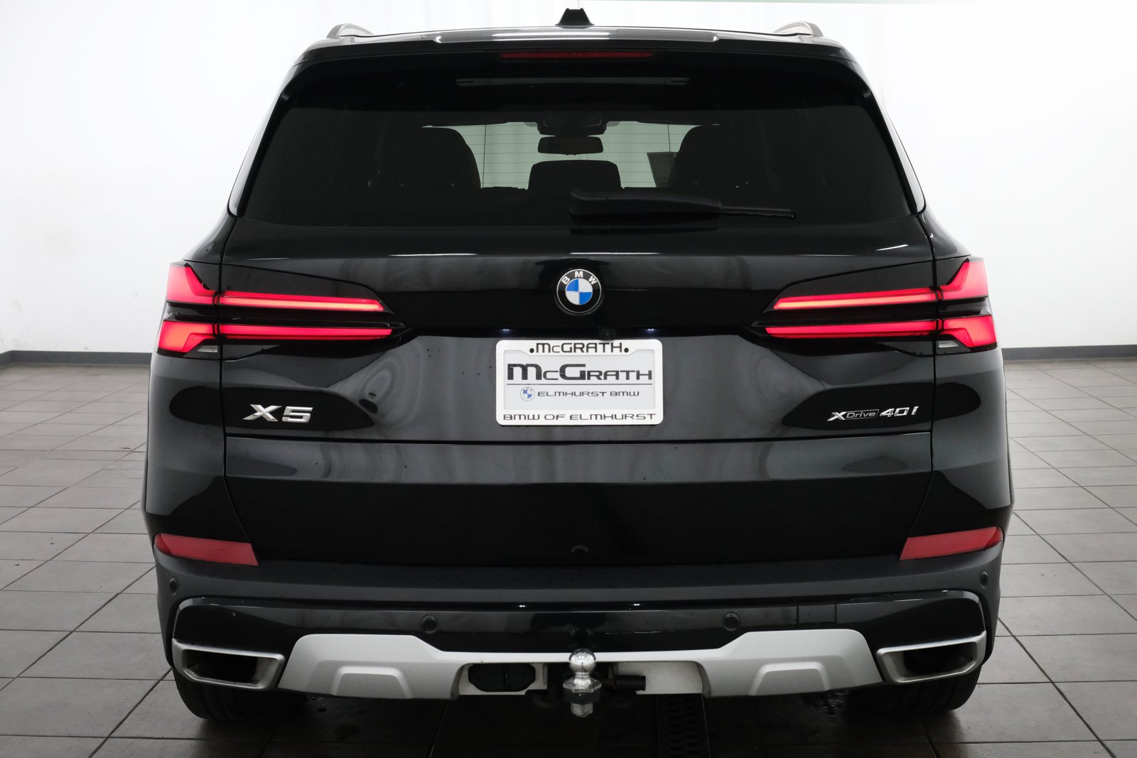 Certified Used 2024 Black Sapphire Metallic BMW xDrive40i image 5
