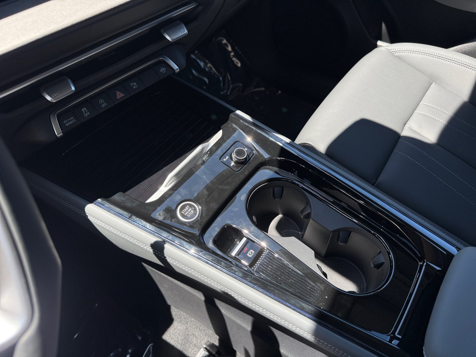 New 2026 Arrow Gray Pearl Effect Audi S line quattro image 13