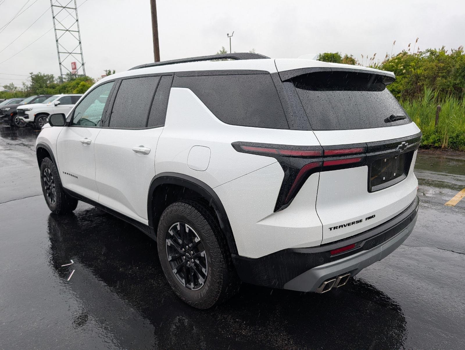 Used 2024 Summit White Chevrolet AWD Z71 image 6