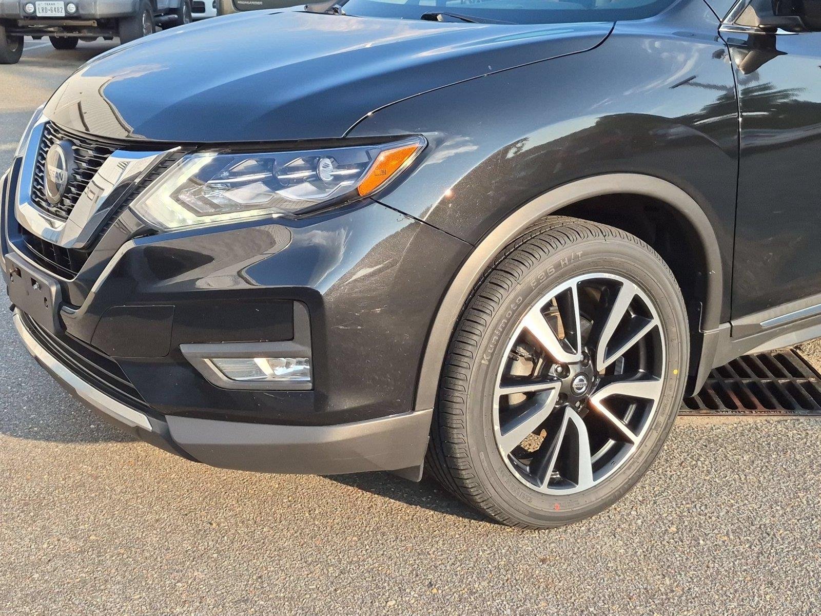 Used 2018 Magnetic Black Nissan SL image 9