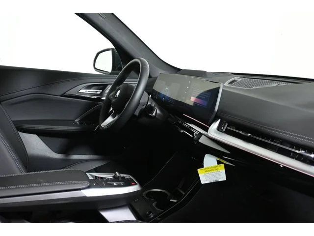 New 2026 Cape York Green Metallic BMW xDrive28i image 31