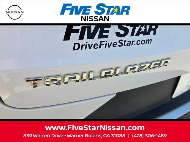 Used 2022 White Chevrolet LT image 11