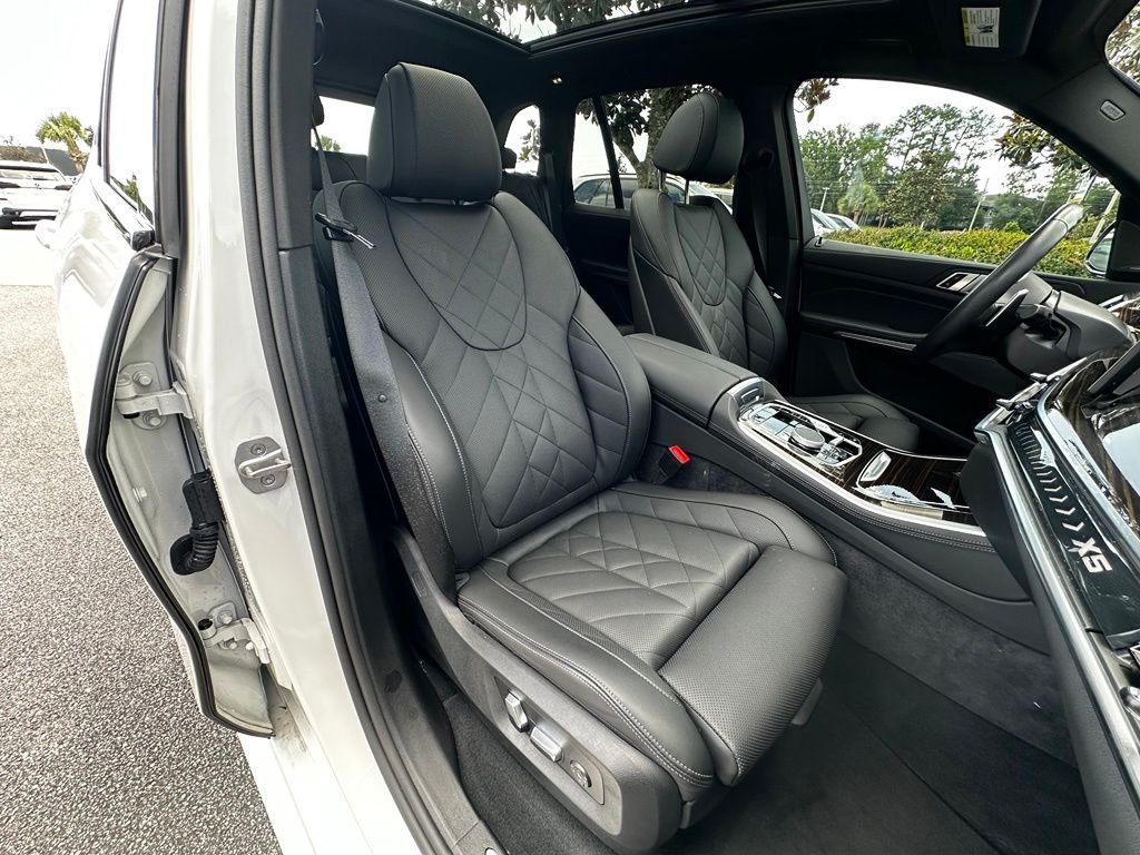 Used 2026 White BMW sDrive40i image 25