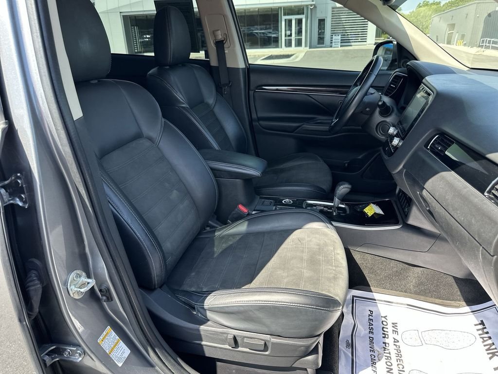 Used 2020 Gray Mitsubishi  image 29