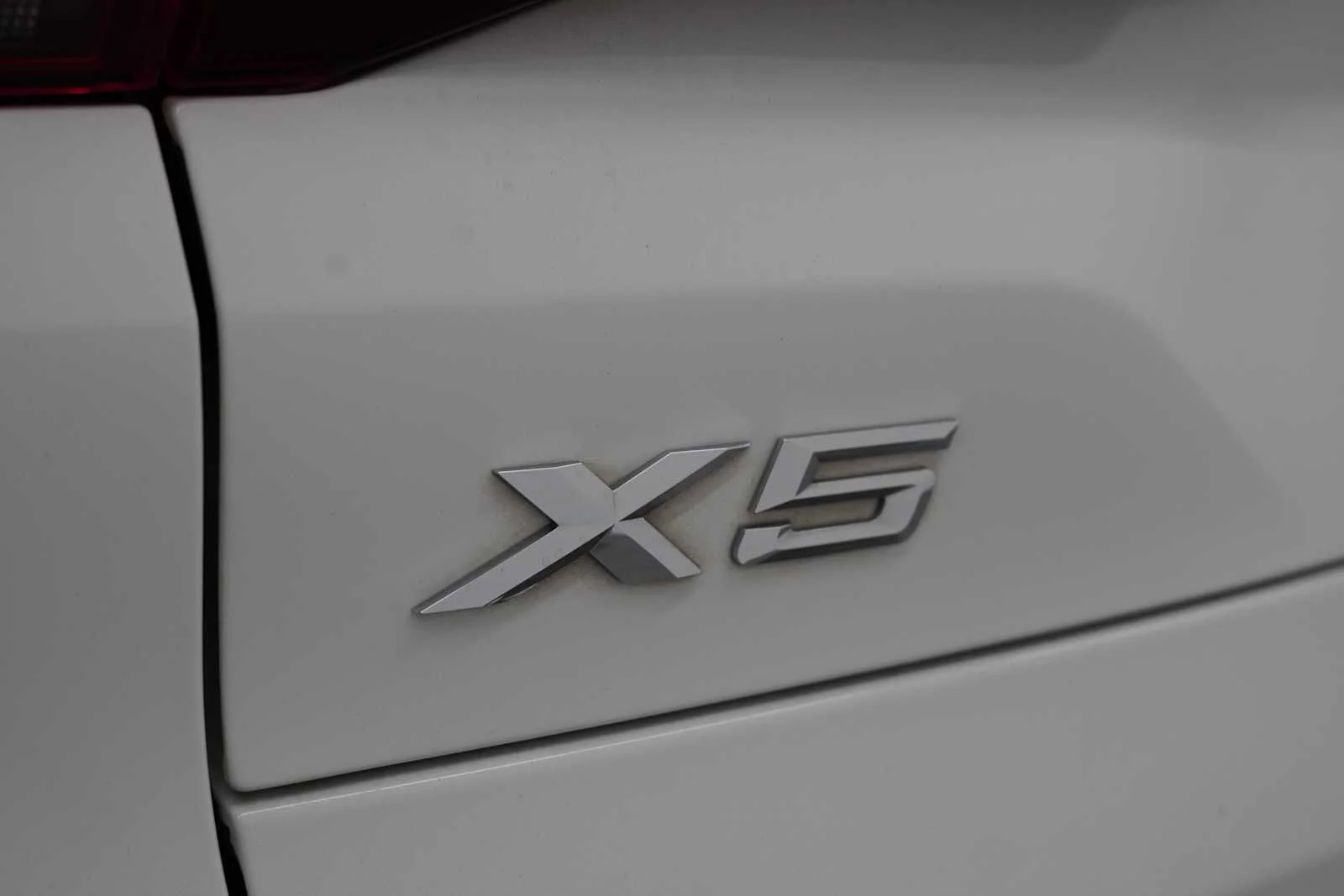 Used 2021 Alpine White BMW sDrive40i image 11