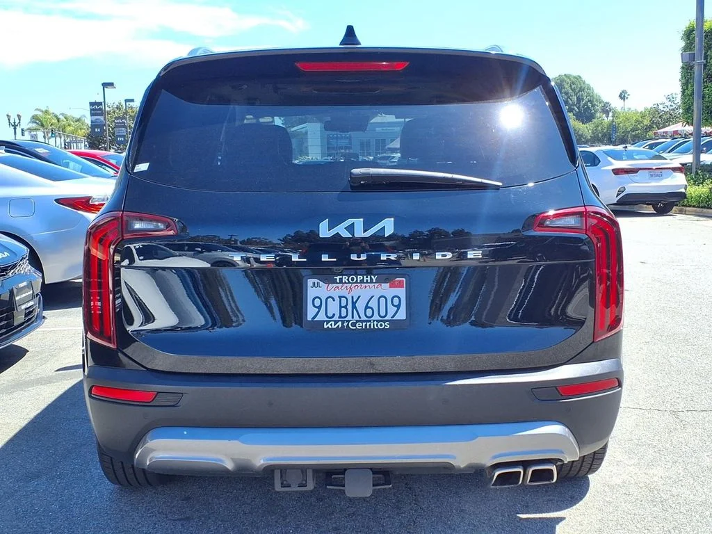 Certified Used 2022 Black Kia EX image 4