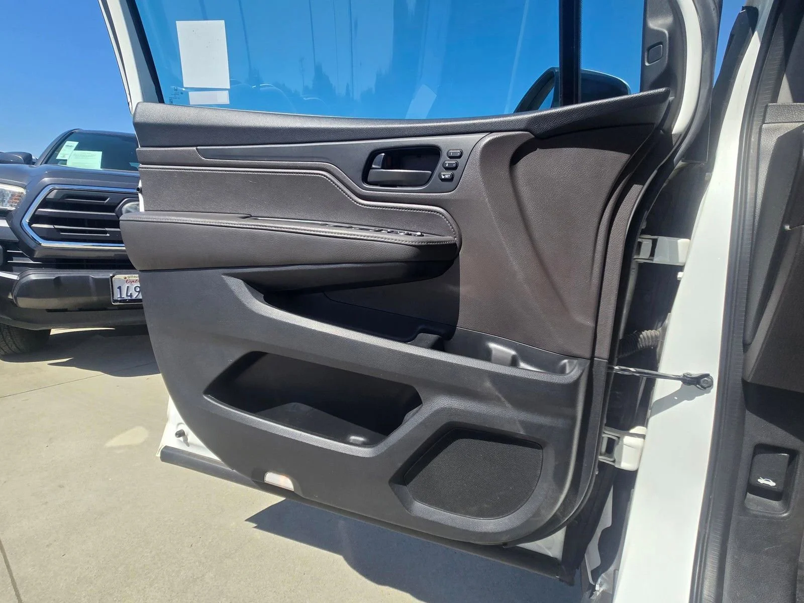 Used 2020 White Honda EX-L image 13