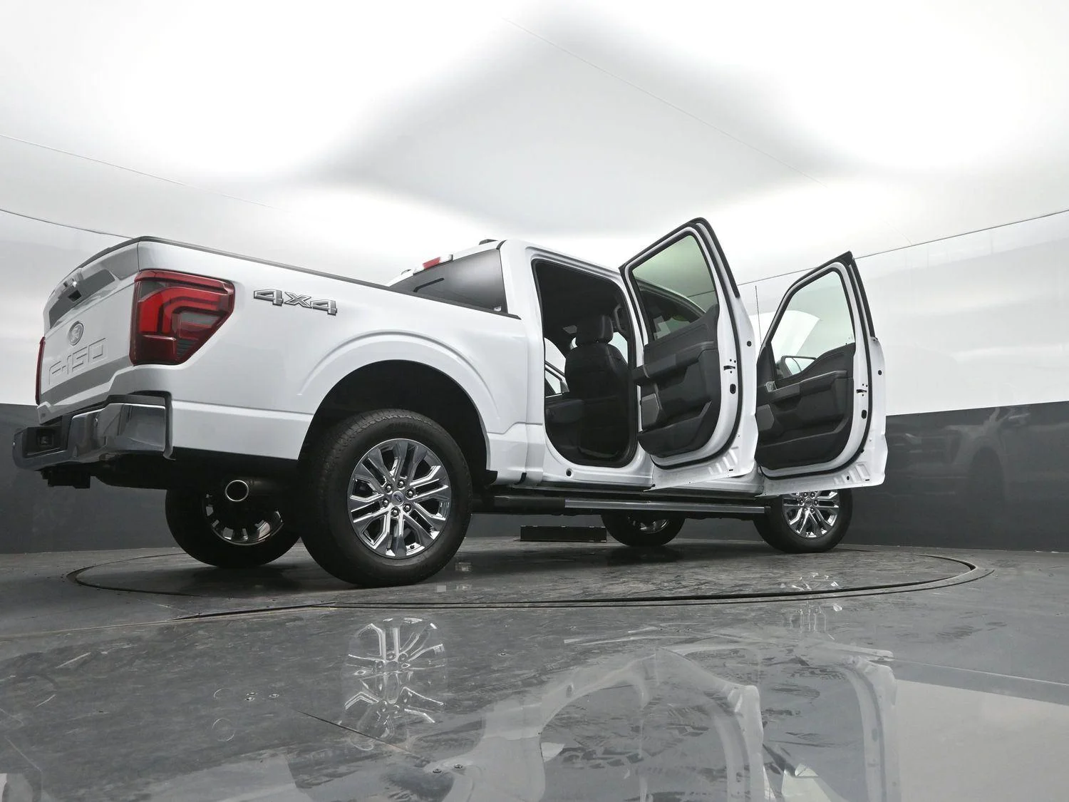 Used 2025 Oxford White Ford LARIAT image 53