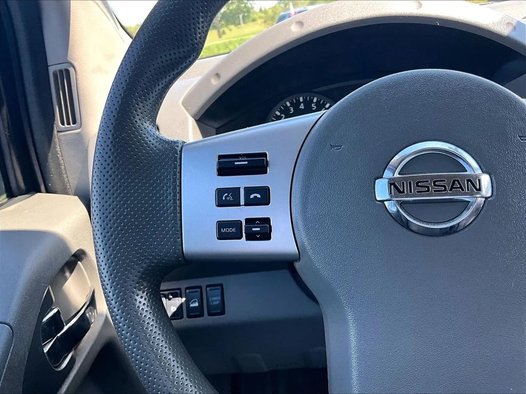 Used 2015 Blue Nissan SV image 19