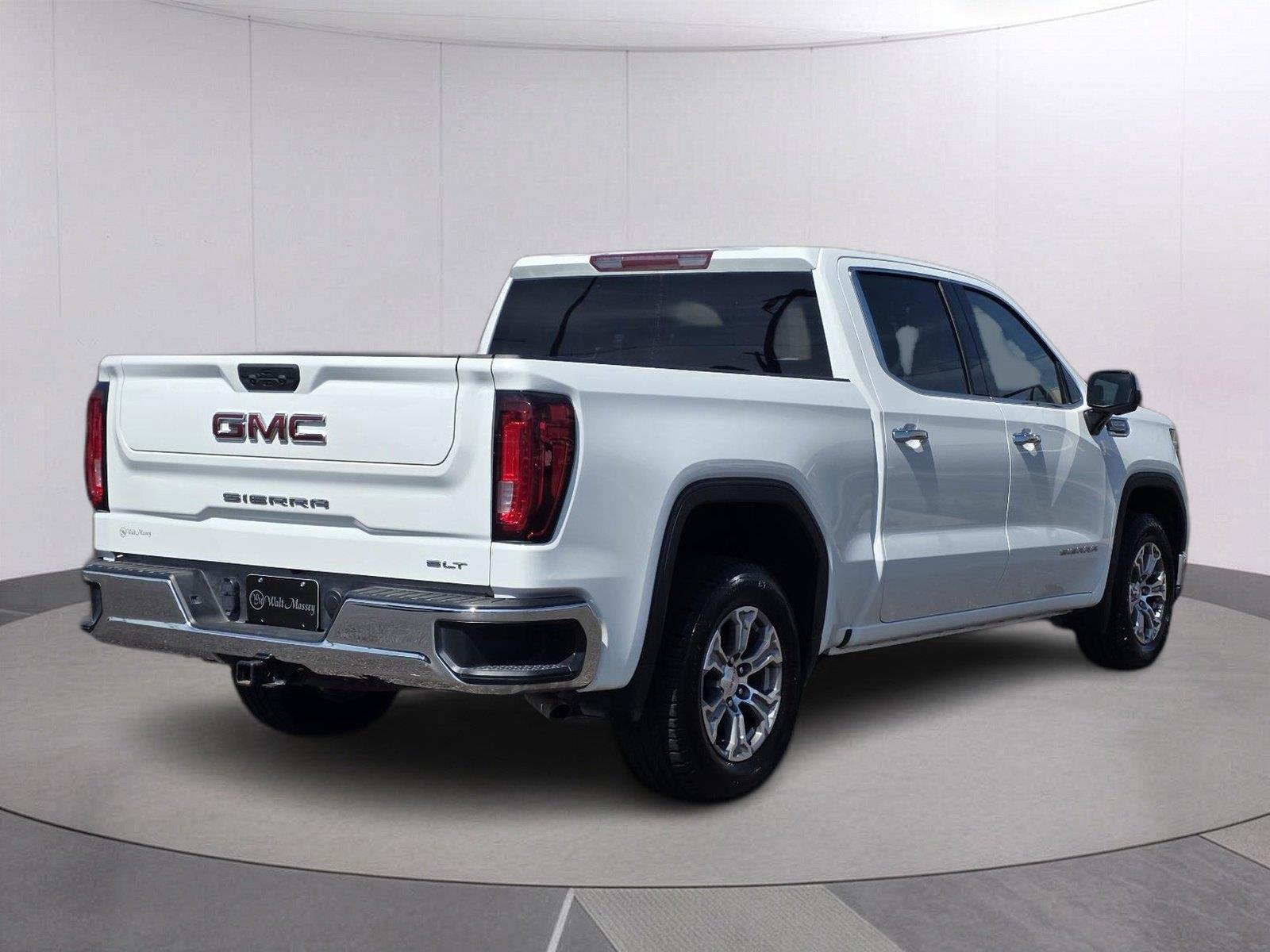 Used 2025 Summit White GMC SLT image 5