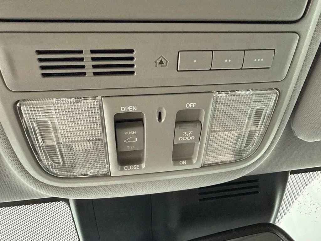 Used 2018  Honda EX-L image 23