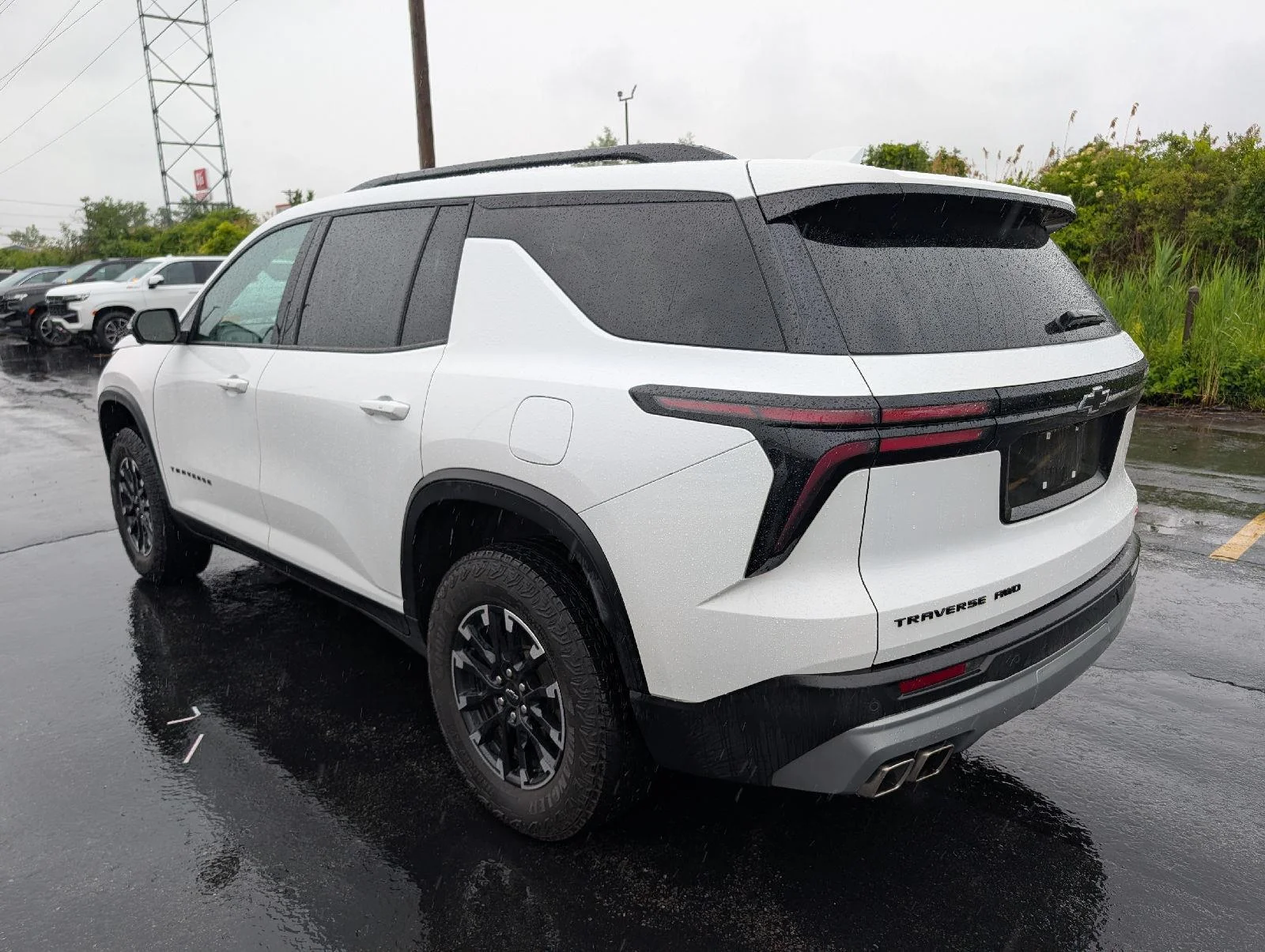 Used 2024 Summit White Chevrolet Z71 image 6
