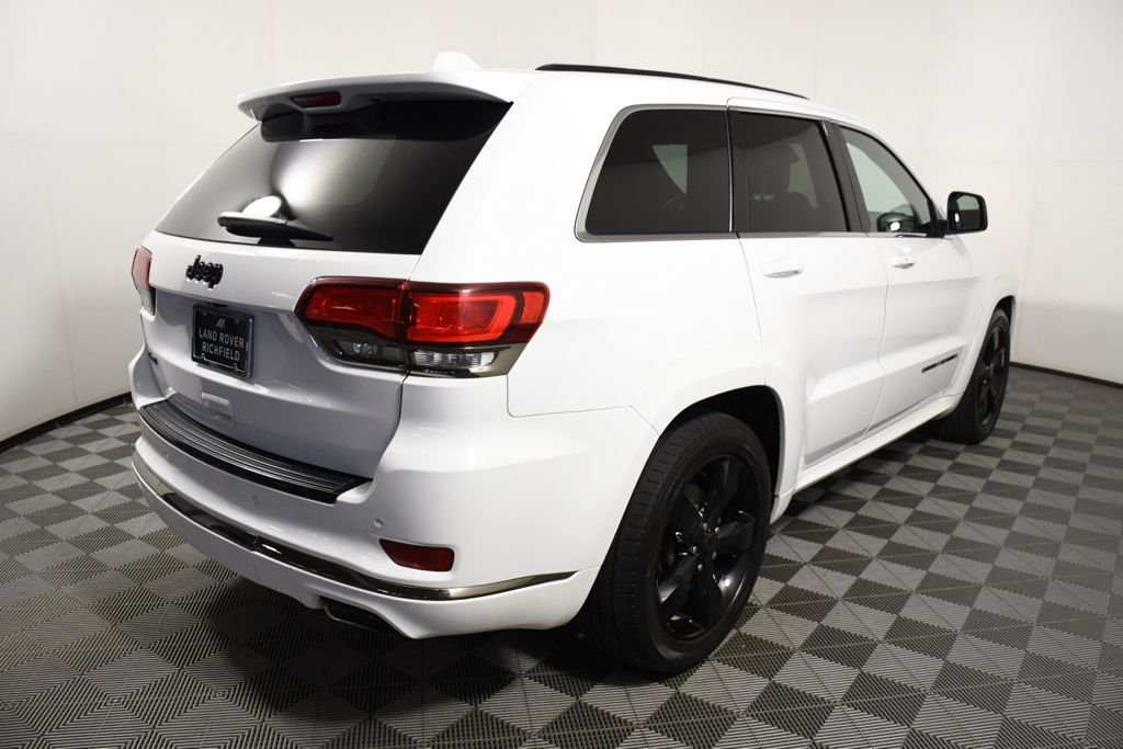 Used 2015 Bright White Clearcoat Jeep Overland image 6