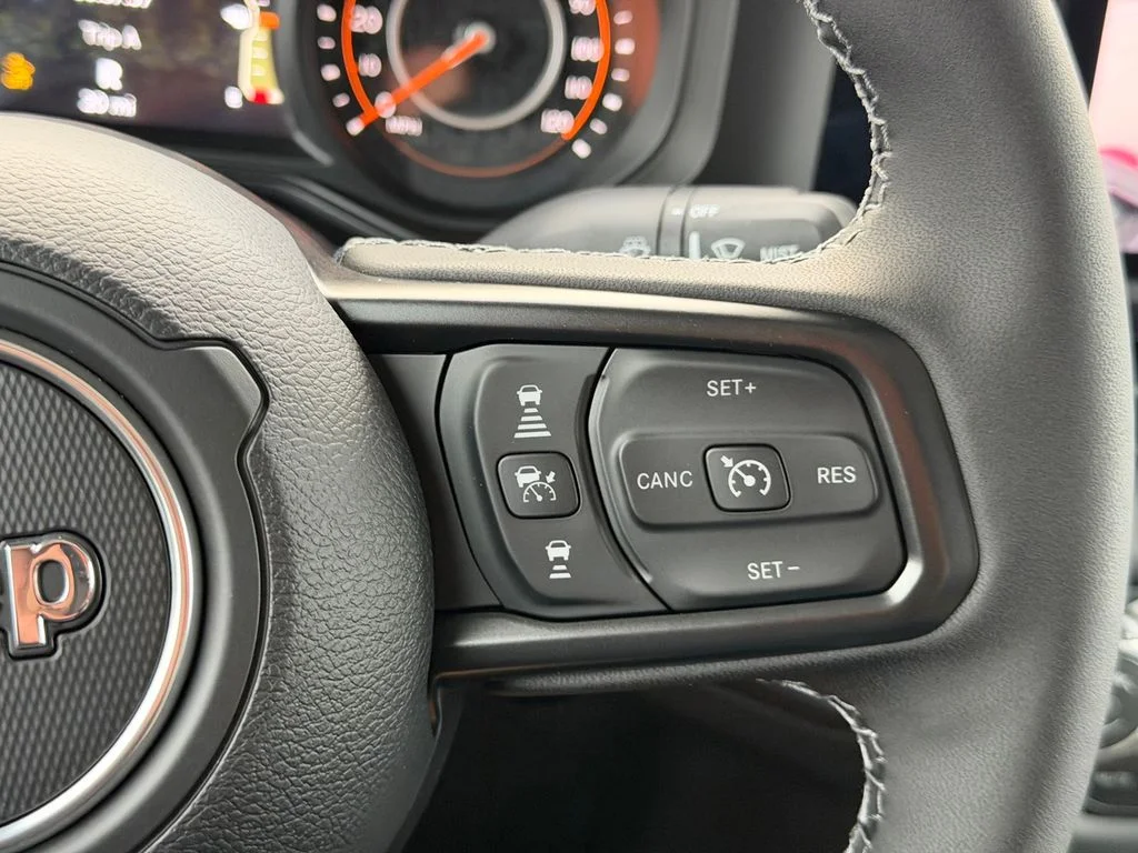 New 2026 Black Clear-Coat Exterior Paint Jeep Mojave X image 23