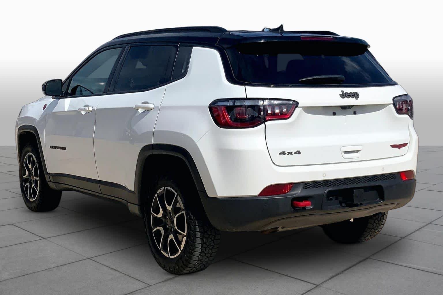 2025 Jeep Compass Trailhawk - Photo 12