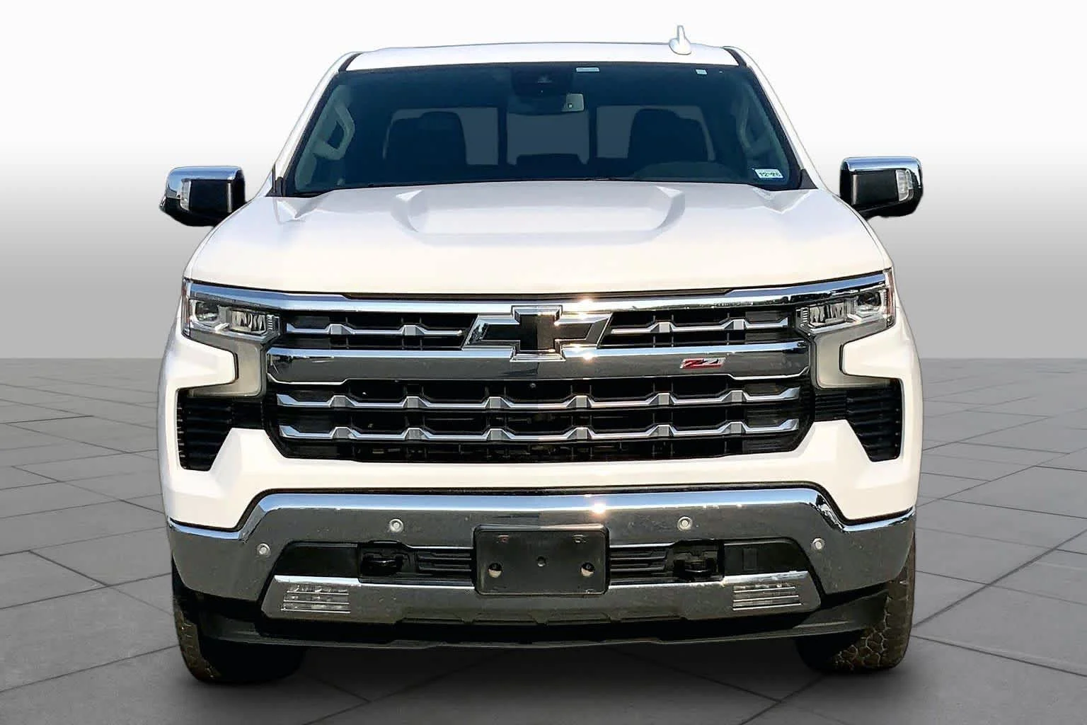 Used 2022 Summit White Chevrolet LTZ image 4