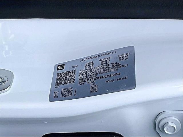 Used 2024 Summit White Chevrolet Trail Boss image 33