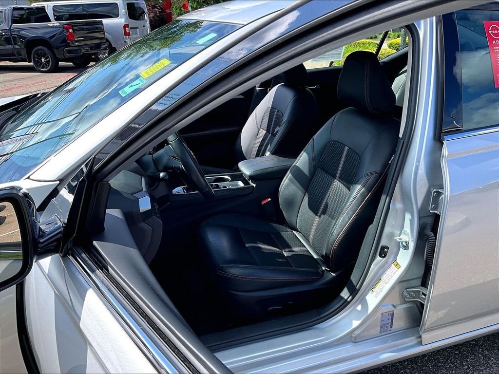 Used 2024 Silver Nissan 2.5 SR image 10