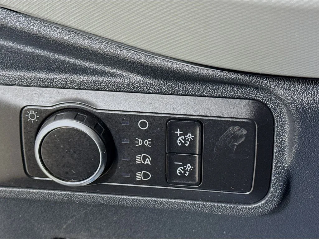 Used 2022 Gray Ford Badlands image 13