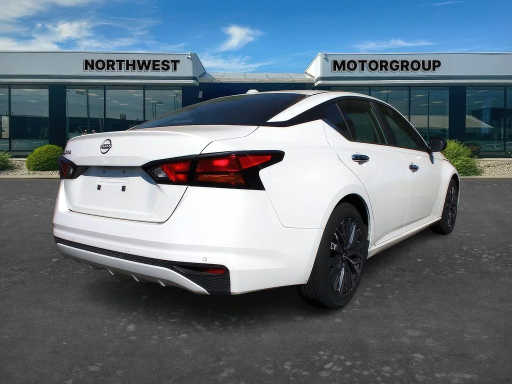 2025 Nissan Altima SV - Photo 6