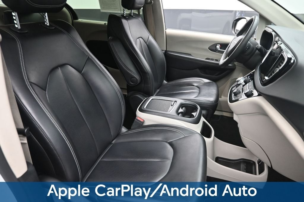 Used 2023 White Chrysler Touring L image 11