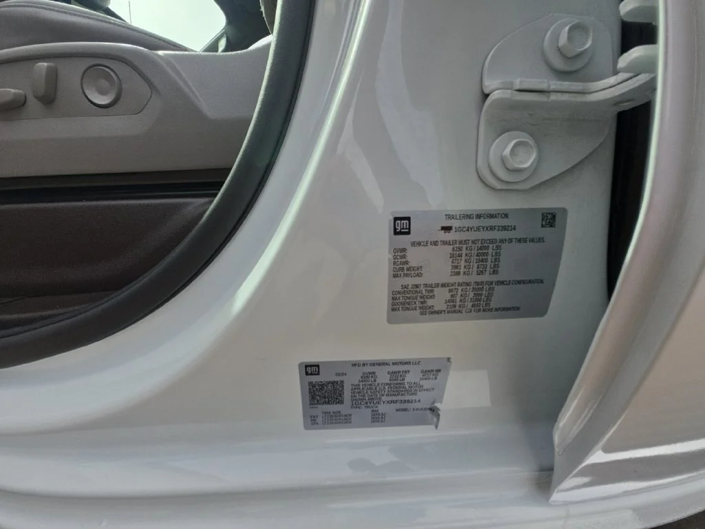 Used 2024 Summit White Chevrolet LTZ DRW image 31