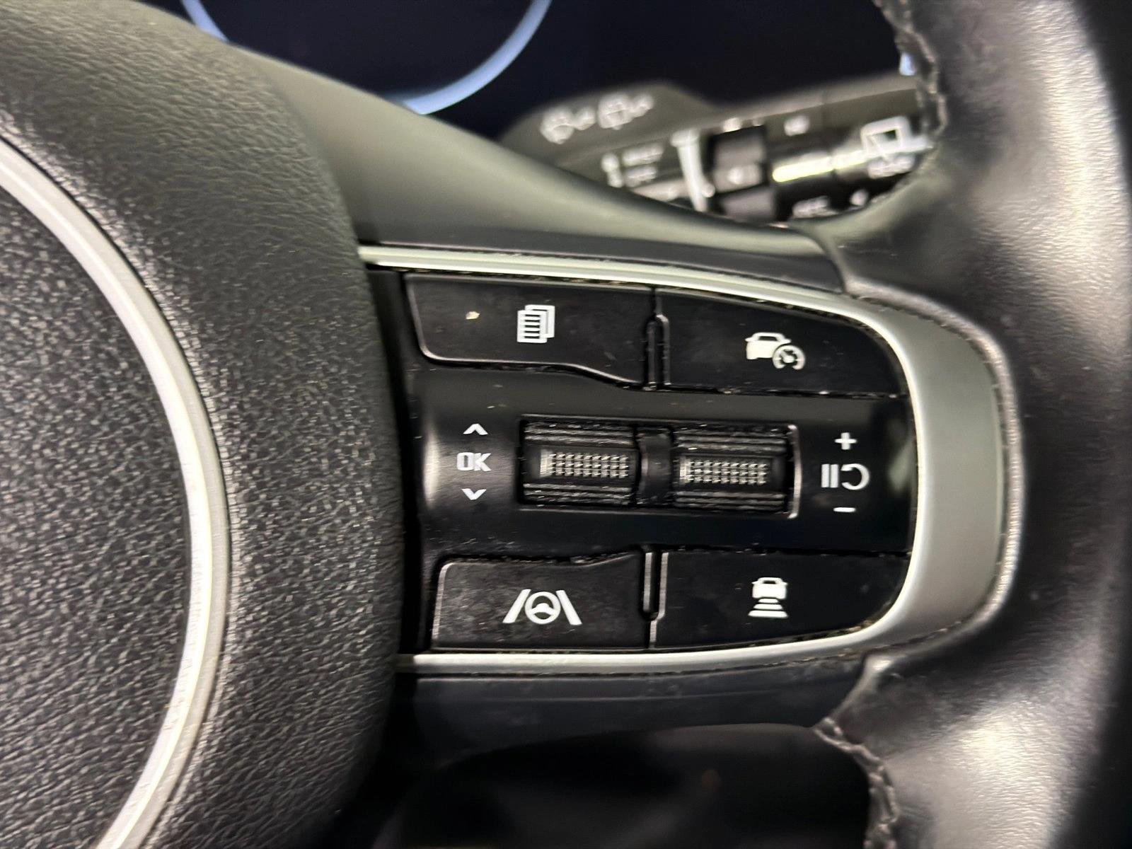 Used 2023 Sapphire Blue Kia SX-Prestige image 28