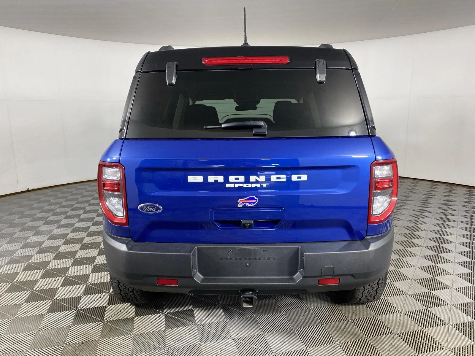 Used 2024 Atlas Blue Ford Badlands image 9