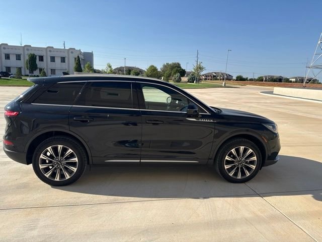 Used 2022 Black Lincoln Reserve image 5