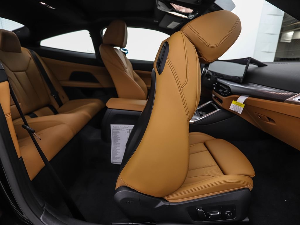 Used 2026 Black Sapphire Metallic BMW M440i xDrive image 30