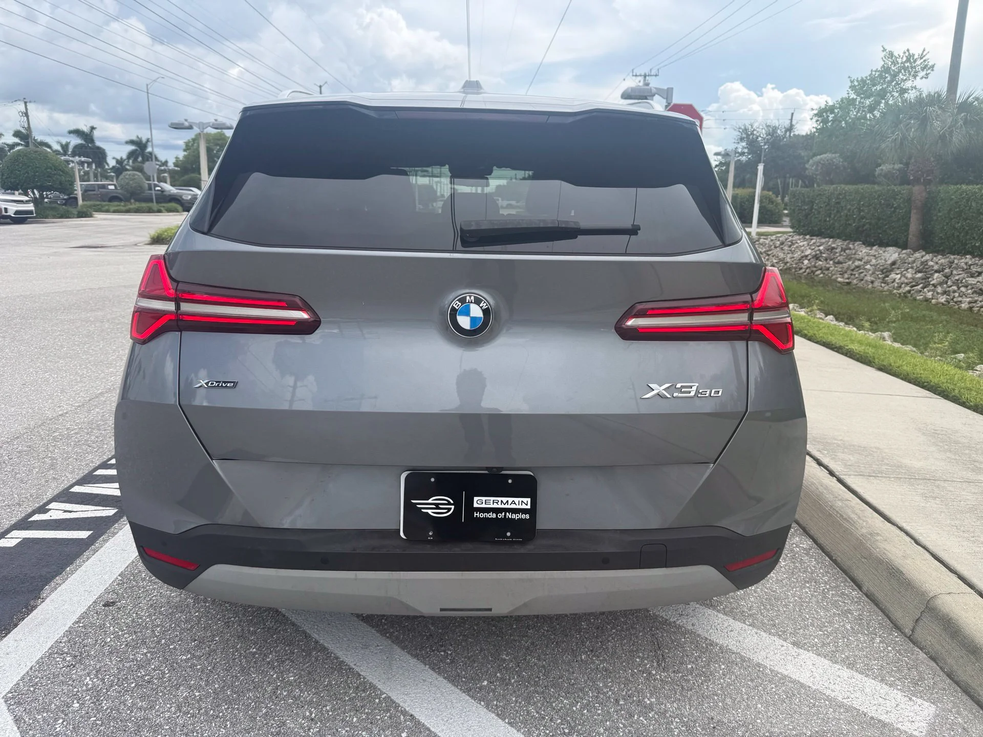 Used 2025 Gray Metallic BMW 30 xDrive image 5