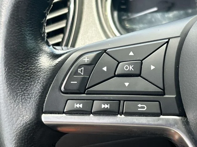 Used 2022 Orange Nissan SV image 30