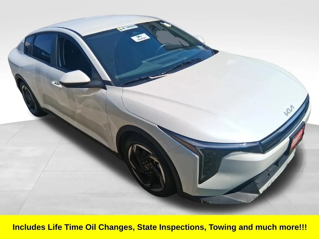 Used 2025 White Kia EX image 3