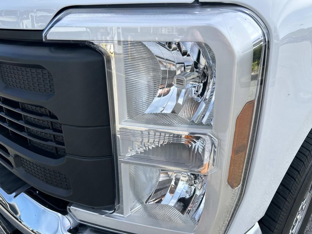 New 2026 Oxford White Ford F-250® XL image 10